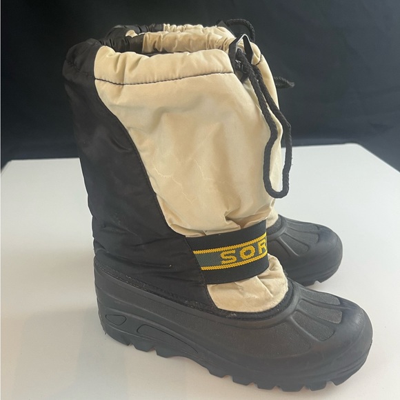 Sorel waterproof boots - Picture 1 of 7